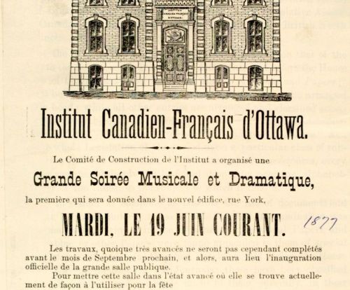 Affiche imprimée en français. On y présente un dessin de l’édifice en noir et blanc et un texte invitant les gens à assister à l’événement.