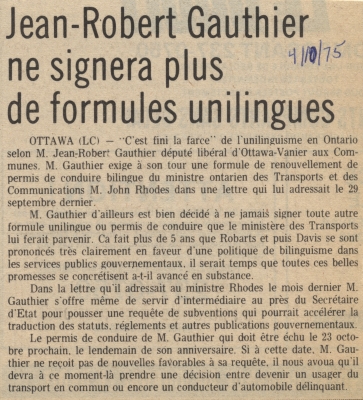 Article de journal rédigé en français, disposé sur une seule colonne. Le titre apparaît en gras, en gros caractères. La date est inscrite à la main à l’encre bleue, à droite du titre. L’article n’est pas signé.