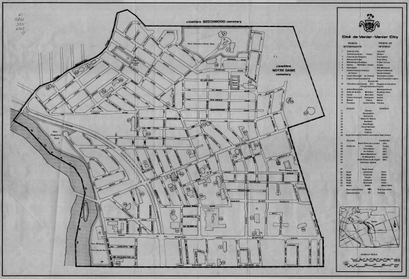 Plan des rues de la cité de Vanier avec titre, légende et points d'intérêt, dactylographiés en anglais et en français. Un encart inclut la liste des points d'intérêt, une carte de localisation de la ville dans l’espace régional, ainsi qu’une échelle en pieds et en mètres.