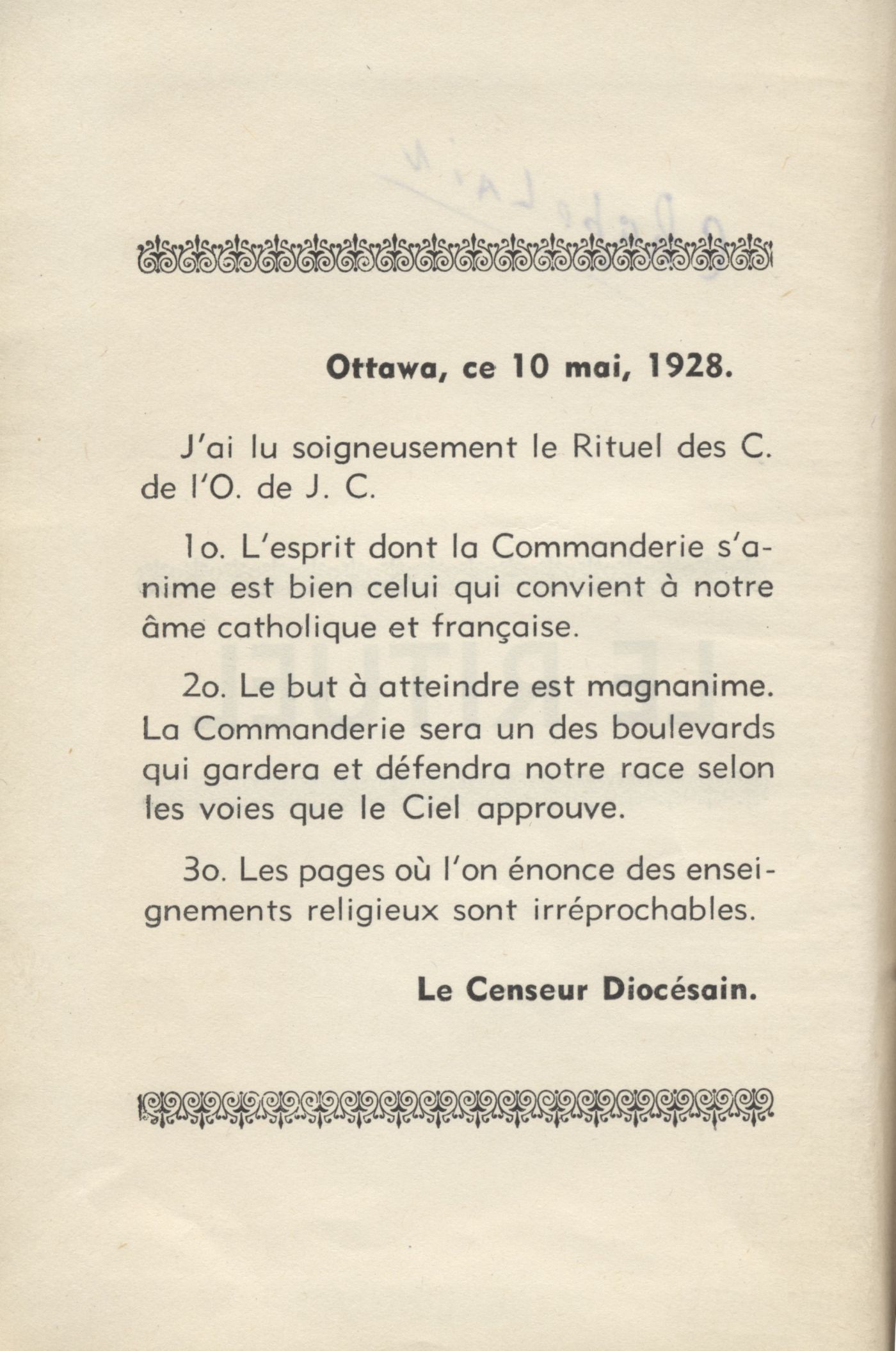 Document imprimé, en français. La page couverture ne comporte qu’un titre, inséré entre deux bordures décoratives. Le mot « chapelain » est inscrit à la main, à l’encre bleue en haut de la page. Le document inclut trois remarques du censeur diocésain, en date du 10 mai 1928, ainsi que le plan détaillé d’une salle et de la place occupée par différents intervenants.
